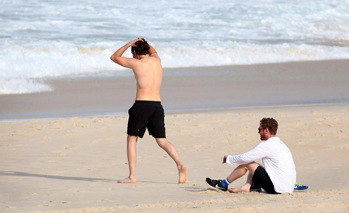 Depois, Bradley foi se refrescar no mar