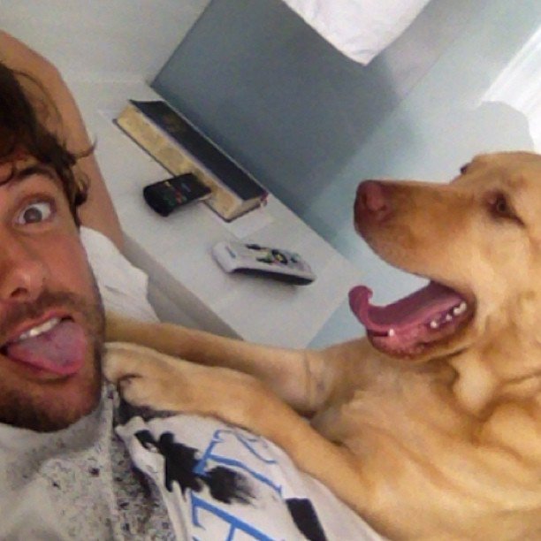 Kayky Brito divulga foto com sua cadela sapeca
