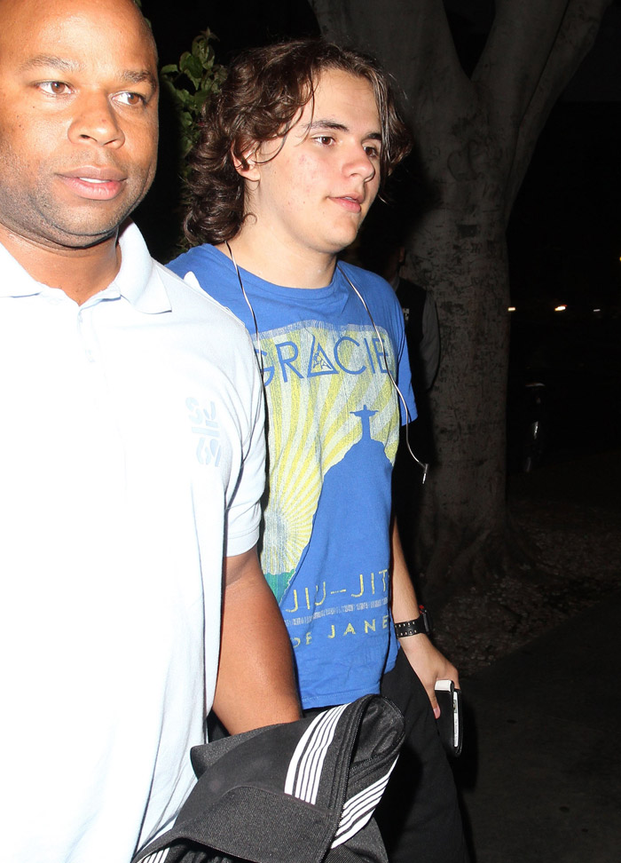 Prince Jackson leva a namorada real para jantar, em Beverly Hills