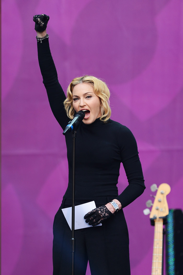 Madonna discursa durante evento em prol das mulheres