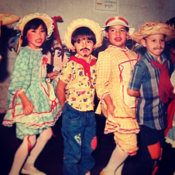 Kaká relembra festa junina com foto de sua infância