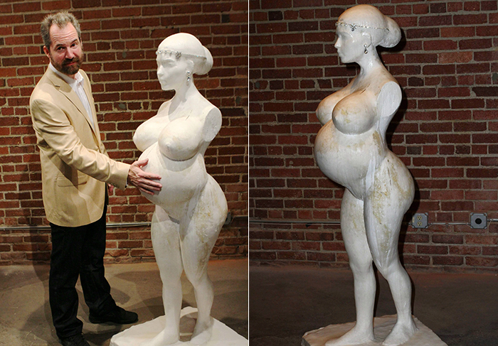 Kim Kardashian ganha estátua exaltando suas formas redondas de grávida