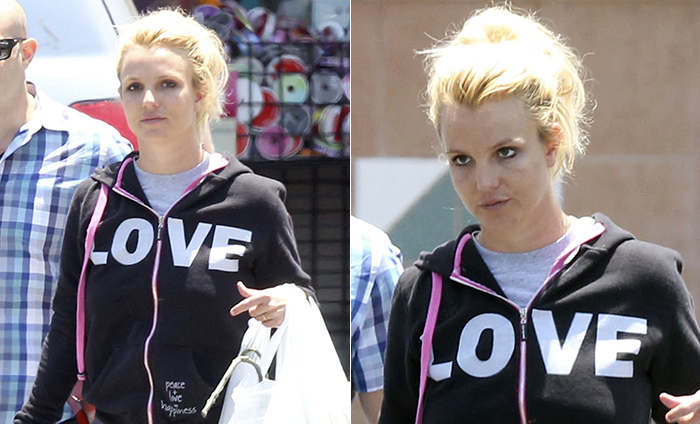 Britney Spears faz compras quase sem maquiagem, deixando pele manchada à mostra