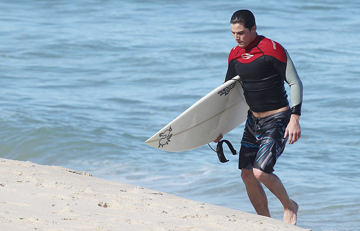 Rômulo Neto mostra toda sua habilidade no surf