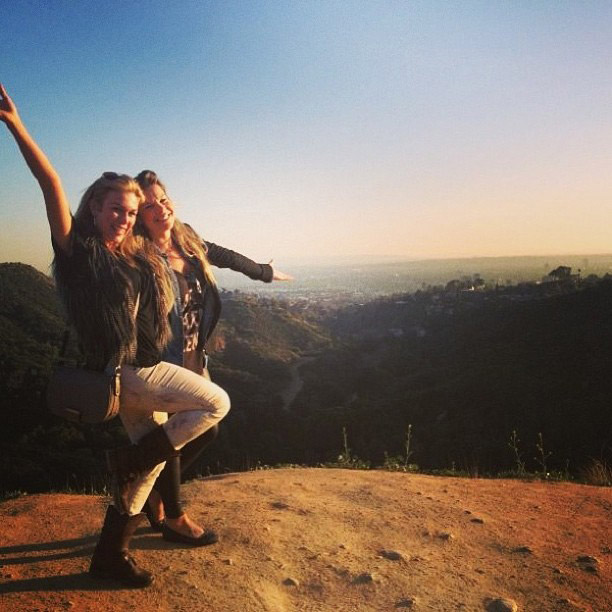 Fernanda Souza e Ludmila Dayer curtem paisagem natural