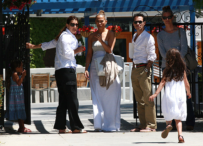  Jennifer Lopez se encontra com o ex, Marc Anthony, em Caabasas