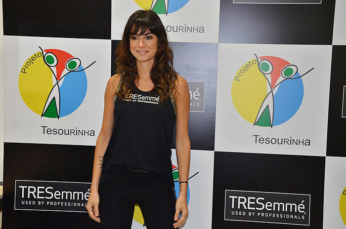 Thaila Ayla prestigia reinauguração do Projeto Tesourinha