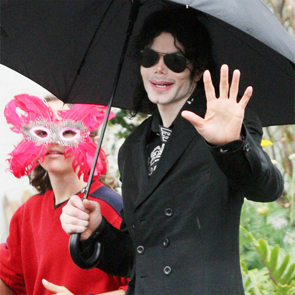  Michael Jackson teria admitido que não era pai biológico de Prince e Paris antes de morrer