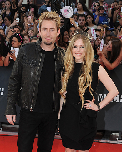  Avril Lavigne se casa com Chad Kroeger, no sul da França