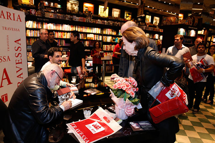 Fernanda Montenegro prestigia lançamento do livro de Silvio de Abreu