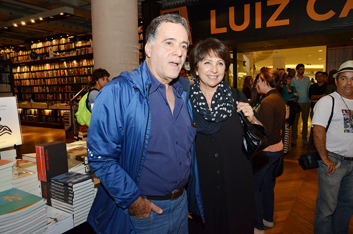 Fernanda Montenegro prestigia lançamento do livro de Silvio de Abreu 