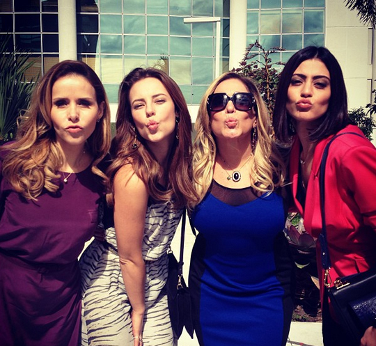 Paolla Oliveira, Susana Vieira, Leona Cavalli e Carol Castro mandam beijo