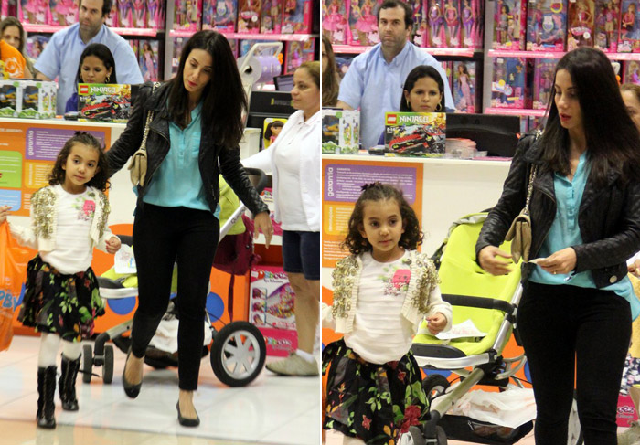 Tânia Kalill leva a filha para comprar brinquedos