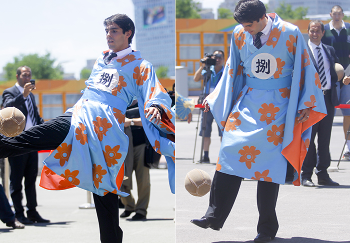 Kaká joga futebol de quimono, em Beijing