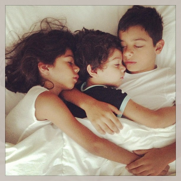 Márcio Garcia posta foto fofa dos filhos dormindo, no Instagram