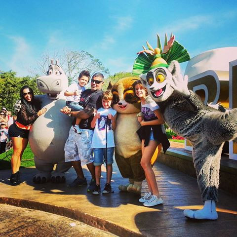 Alexandre Frota volta à infância, no Beto Carrero World