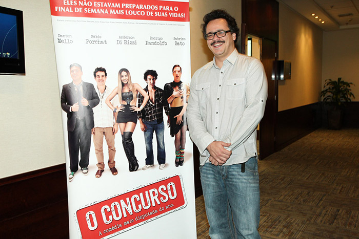 De bigodinho, Danton Mello fala com a imprensa sobre seu filme O Concurso