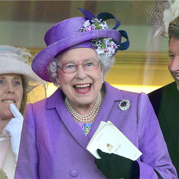 Rainha Elizabeth II espera nascimento do bisneto para tirar férias