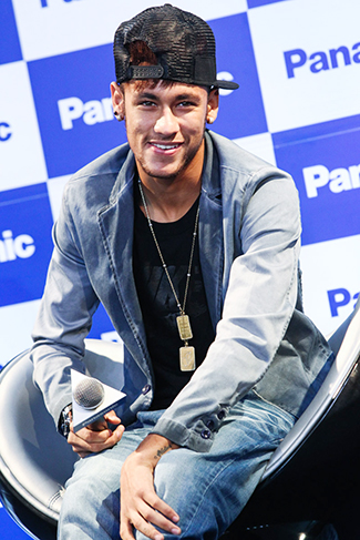 Neymar reúne a imprensa para anunciar contrato com a Panasonic