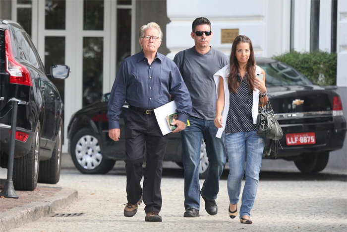 Martin Sheen e Rooney Mara passeiam pelo Rio de Janeiro