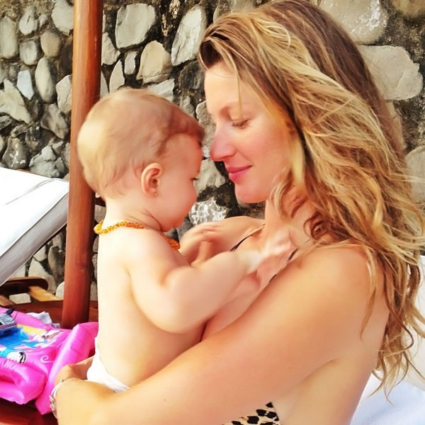 Gisele Bundchen paparica a filha, Vívian