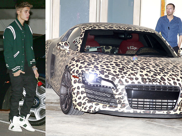 Com carro exótico e levando rosas, Justin Bieber vai a aniversário de Selena Gomez 