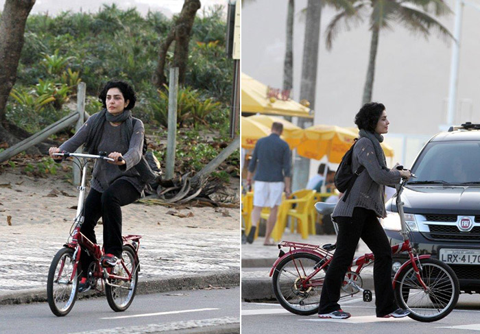 Letícia Sabatella passeia com sua bike em Ipanema