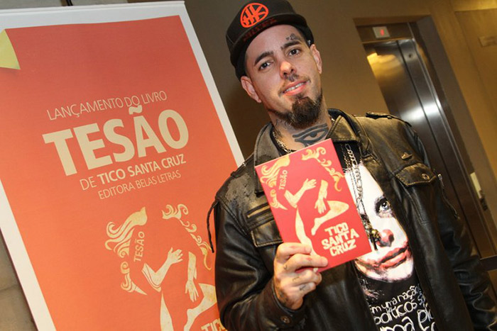 Tico Santa Cruz lança livro erótico chamado Tesão