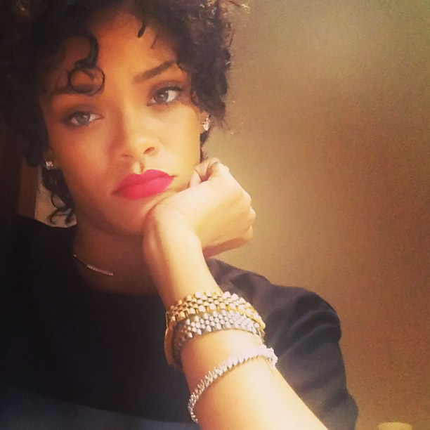 Camaleoa: Rihanna muda novamente o visual