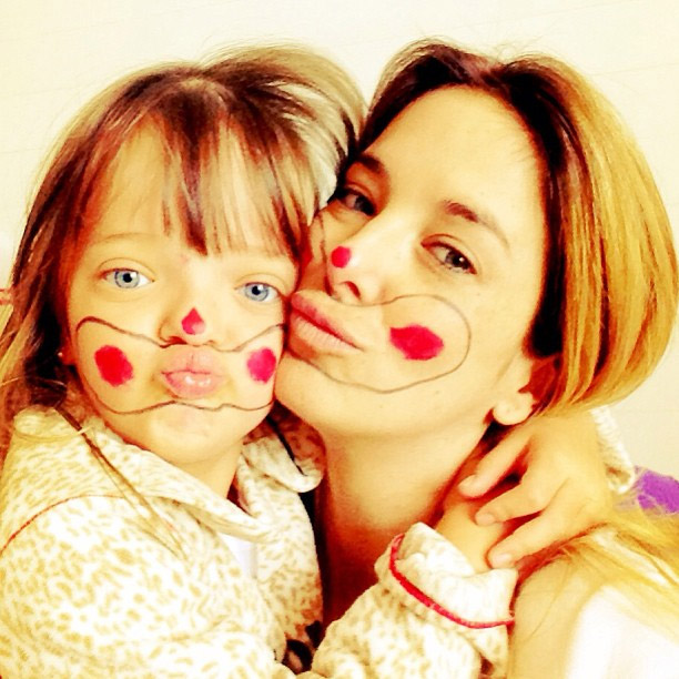 Ticiane Pinheiro posta foto divertida com a filha Rafaella