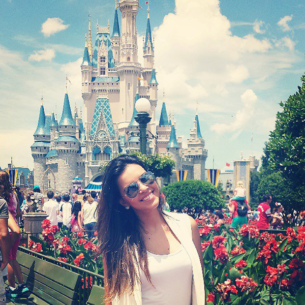  Mariana Rios posta foto na Disney