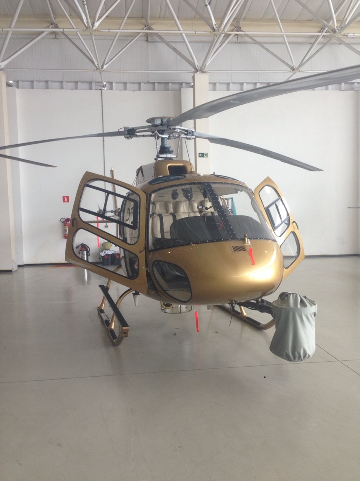 Conheça o helicóptero de Gugu Liberato