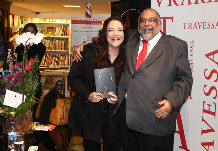 Ana Carolina e o jornalista Jorge Bastos Moreno