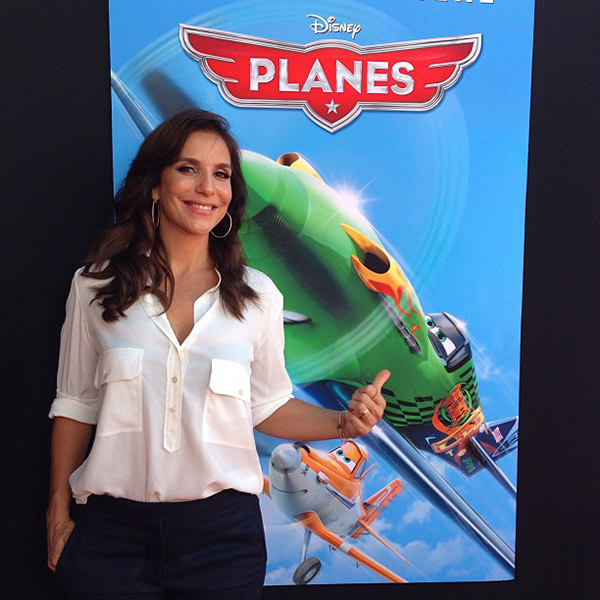 Ivete Sangalo comemora sucesso de Aviões, da Pixar
