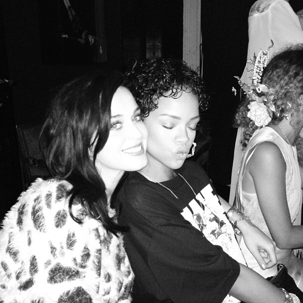 Rihanna e Katy Perry voltam a circular juntas, após desentendimeto