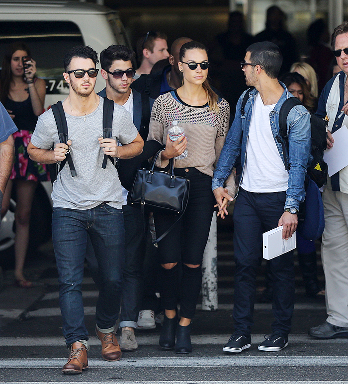  Estilosos, Jonas Brothers desembarcam em Los Angeles