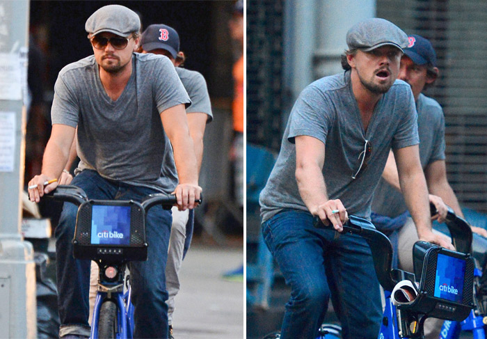 Leonardo DiCaprio passeia de bike alugada com o amigo Lukas Haas