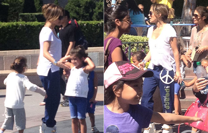 Jennifer Lopez se diverte com os filhos na Disney