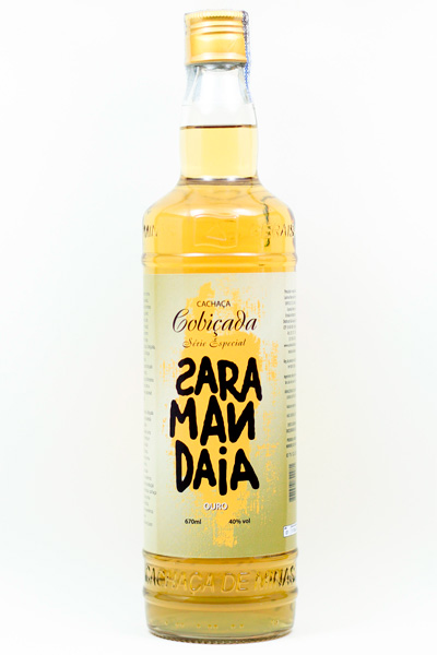 Cachaça Saramandaia é produzida em MG e pode ser adquirida online