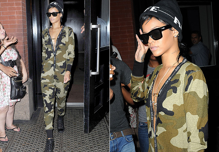 Rihanna usa macacão camuflado de sua coleção para circular por Nova York