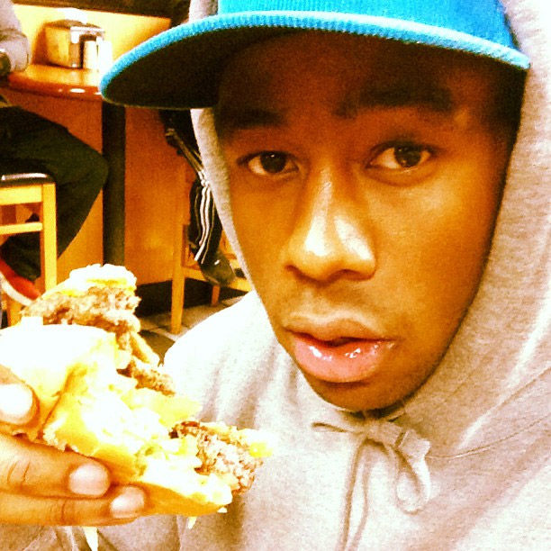 Justin Bieber devora hambúrgueres com o amigo Tyler, the Creator