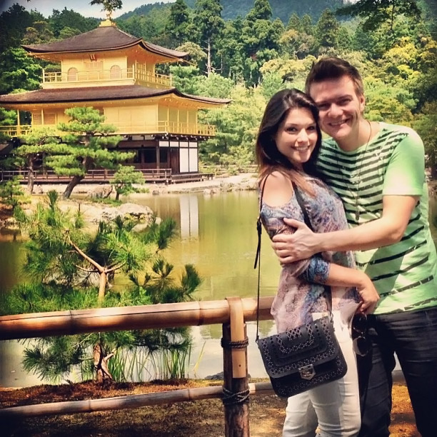 Michel Teló e Thaís Fersoza conhecem lugares turísticos em Kyoto