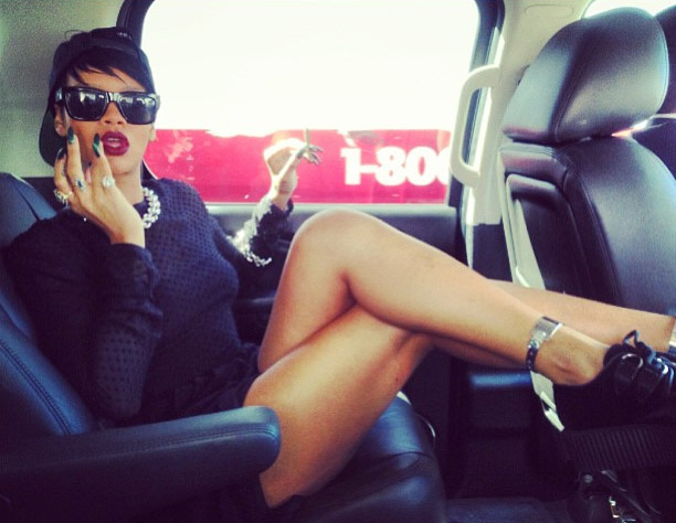 Rihanna esbanjando glamour no Instagram