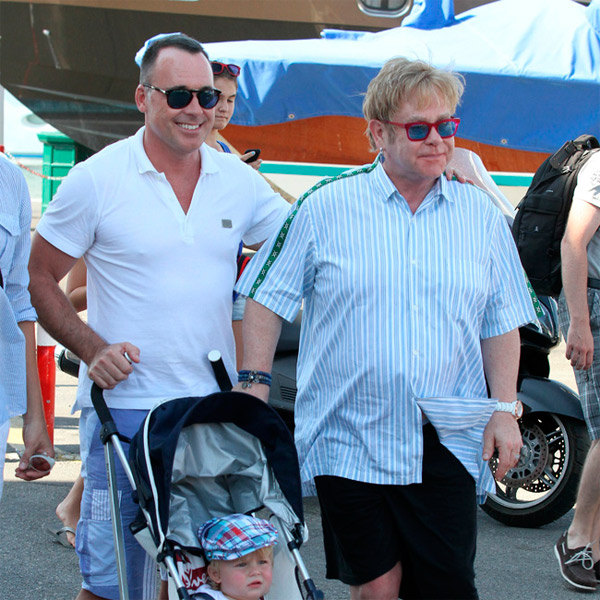 Elton John fará festa de aniversário para filha de Robbie Williams