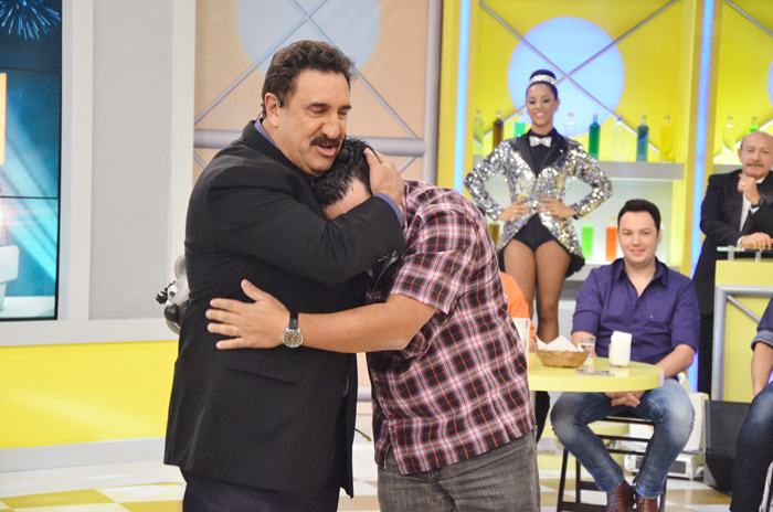 Ratinho faz programa especial para comemorar 15 anos de SBT