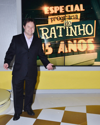 Ratinho faz programa especial para comemorar 15 anos de SBT