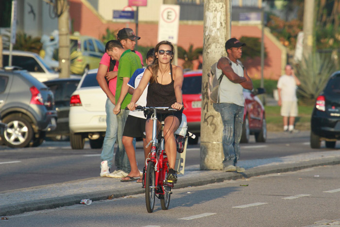 Cristiane Dias circula pela Barra da Tijuca