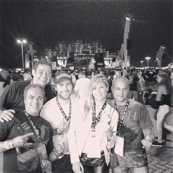 Ellen Jabour curte noite Metal do Rock in Rio com grupo de amigos