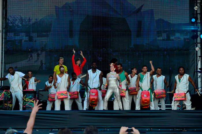 Rock In Rio 2013: Sónia Tavares, do The Gift, se apresenta com estilo 