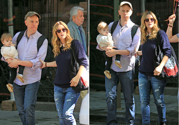 Drew Barrymore passeia com a filha Olive em Nova York